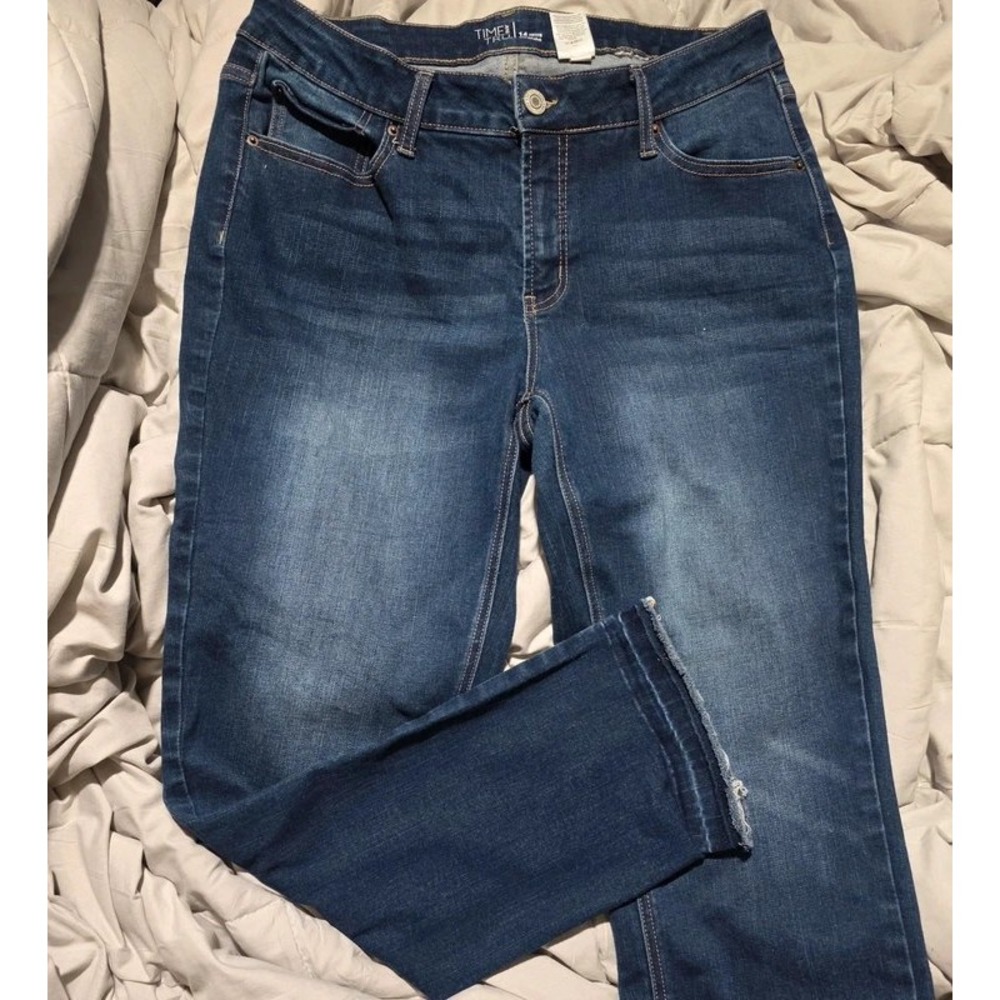 Time and Tru Womens 14 Petite Straight Leg Jeans